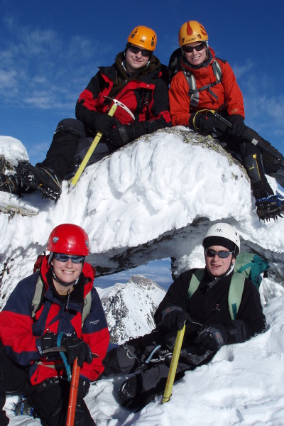 Baranie Rohy. Foto z rodinného alba skupiny horolezců vychutnávajících již vrcholové opojení.